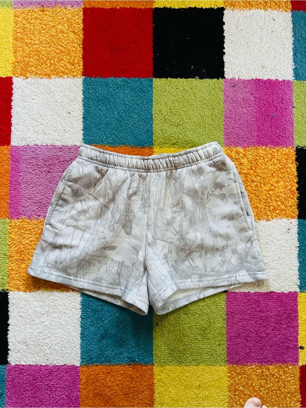 Casual Camo Print Women’s Shorts — Light Gray